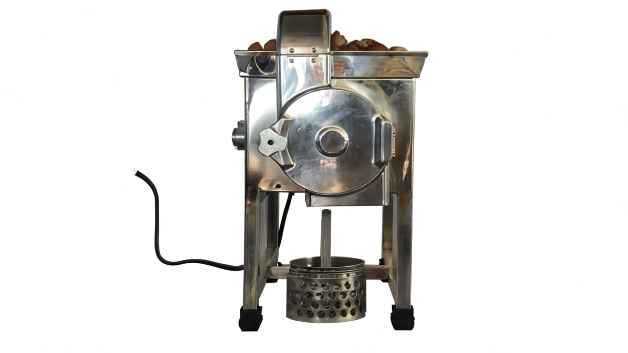 Hakura Copra Cutter Machine